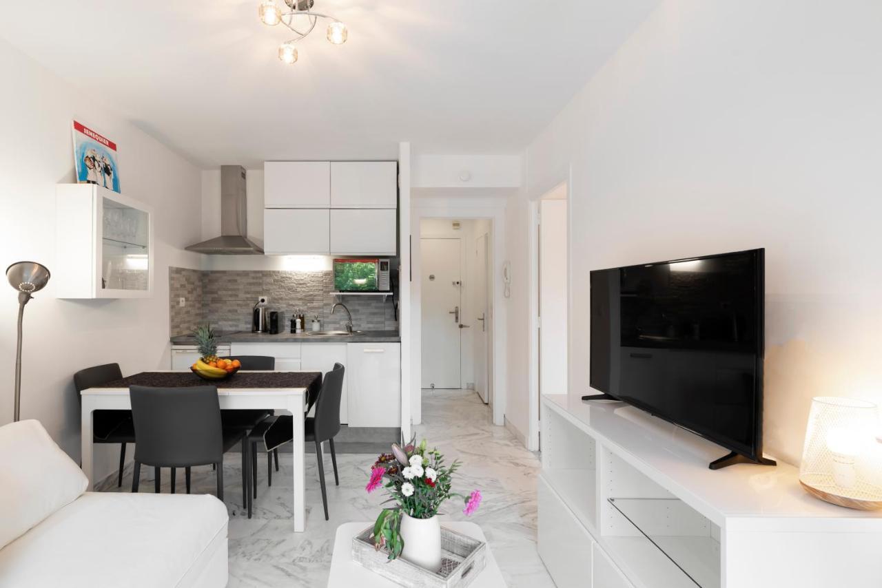 Appartement 2 Pieces Au Calme Proche Martinez Avec Parking Prive Cannes Buitenkant foto